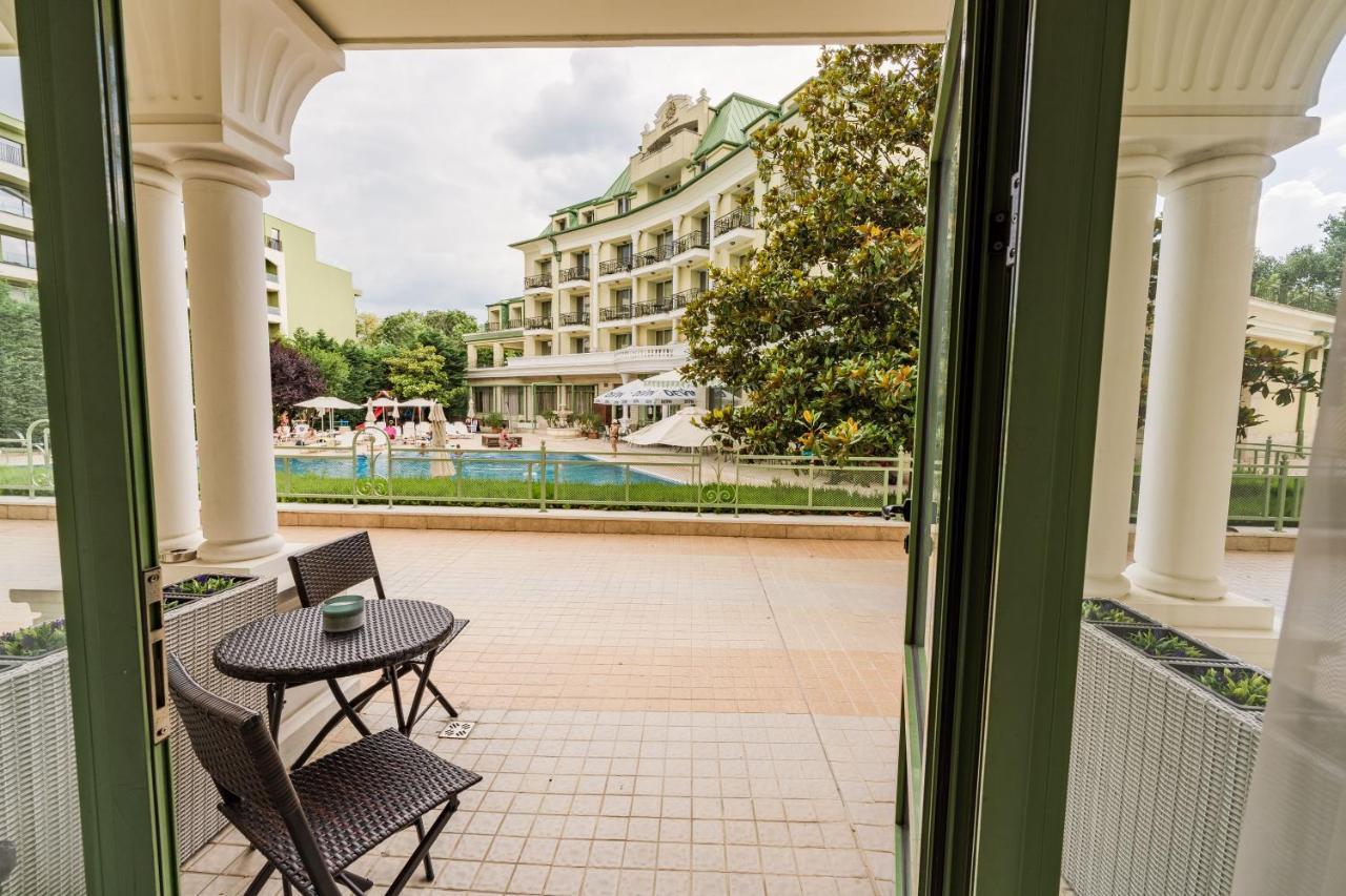 Apartcomplex Splendid Saints Constantine and Helena Ngoại thất bức ảnh