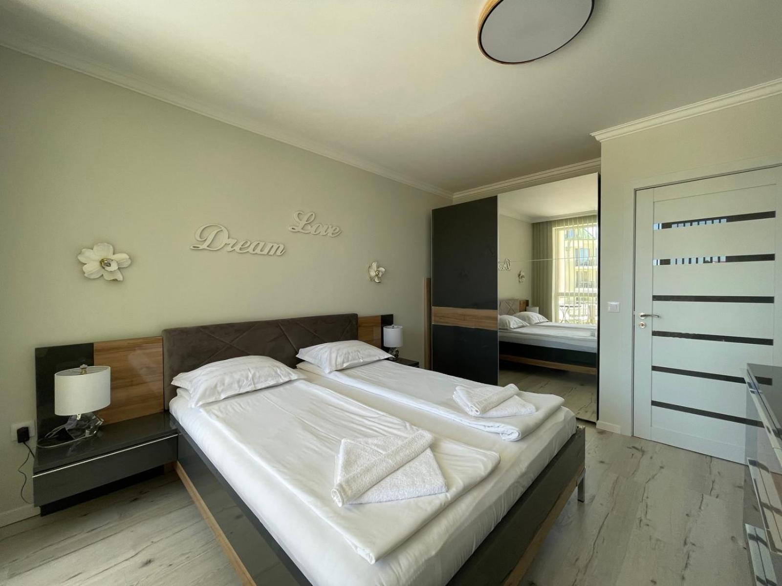 Apartcomplex Splendid Saints Constantine and Helena Ngoại thất bức ảnh