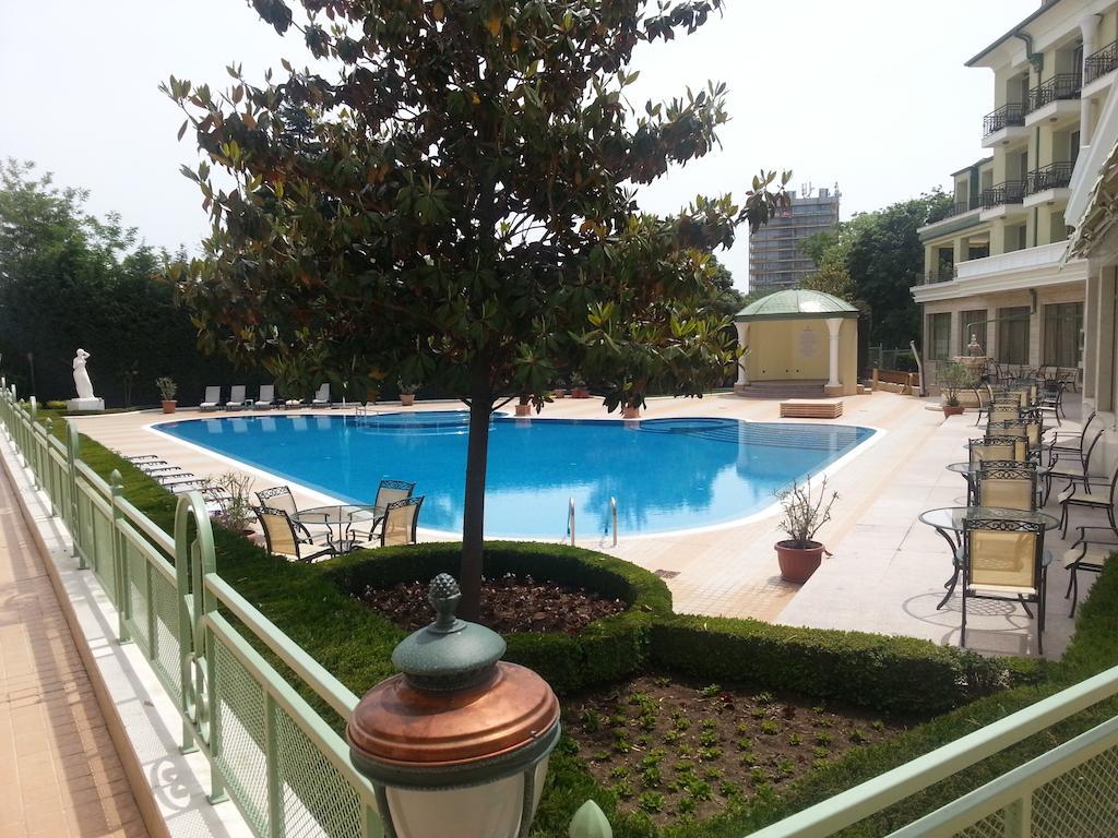 Apartcomplex Splendid Saints Constantine and Helena Ngoại thất bức ảnh